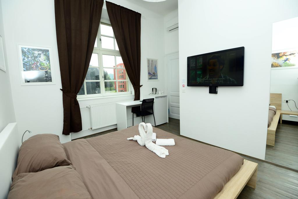 Galeria Rooms Ljubljana Bilik gambar
